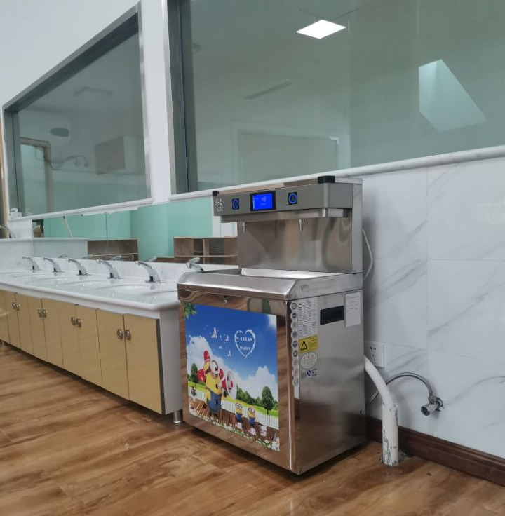 為安全健康飲水重重把關(guān)，國(guó)林幼兒園飲水臺(tái)做好每一道防護(hù)